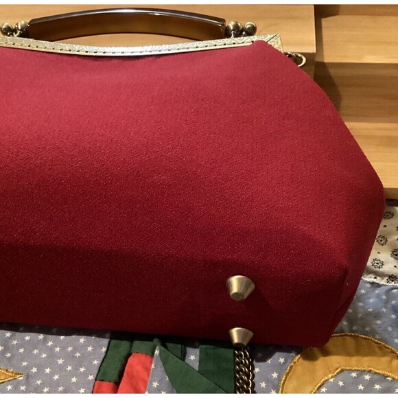 Beautiful Floral Embroidered Burgundy Crossbody / Handbag Chain Strap Kiss Lock - Picture 6 of 11